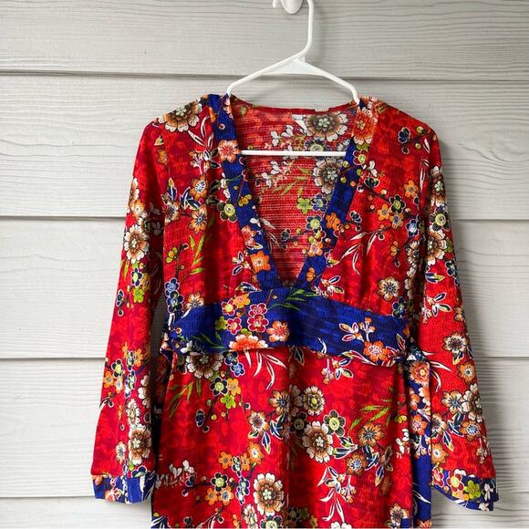 Becca By Rebecca Tie At Back Deep V Floral Top.-CA4 - Picture 7 of 9